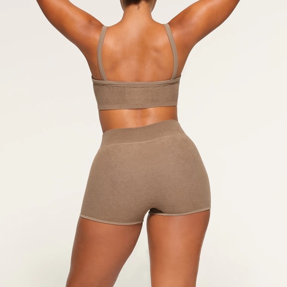 Skims - Terry Lounge - SEAMLESS SHORT SHORT in color Oxide - Picture 4 of 7